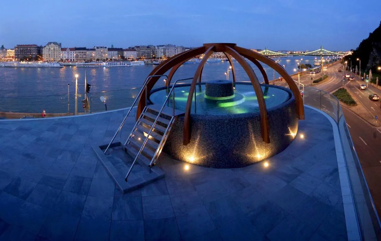 Apartment Casadeco Inspired Minimalist Condo W/ New York Cafe Views Budapest Hungary